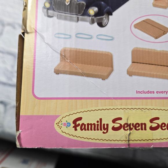 Open Box Unused Calico Critters Family Seven Seater Van Box Issues - Picture 13 of 14